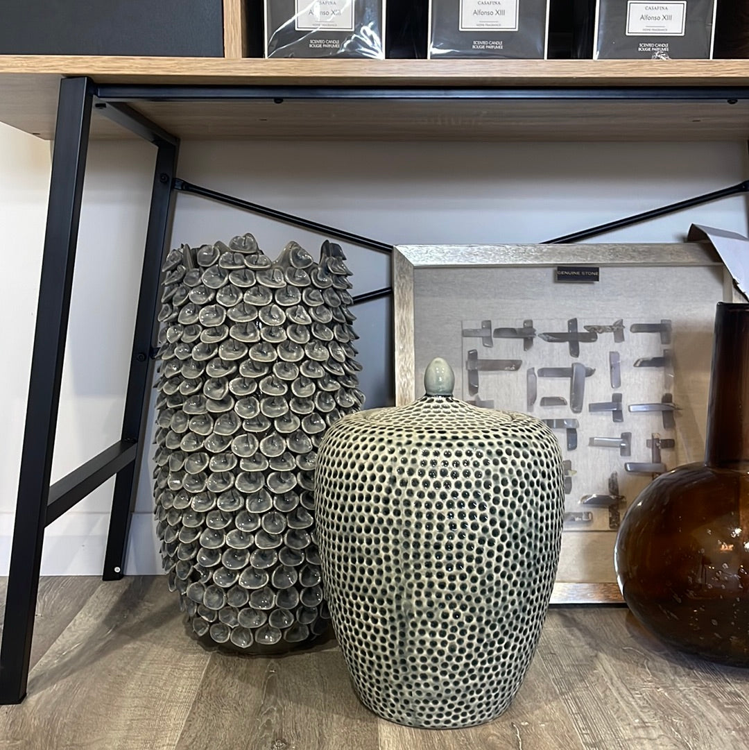 Large dotted ceremic jar with lid